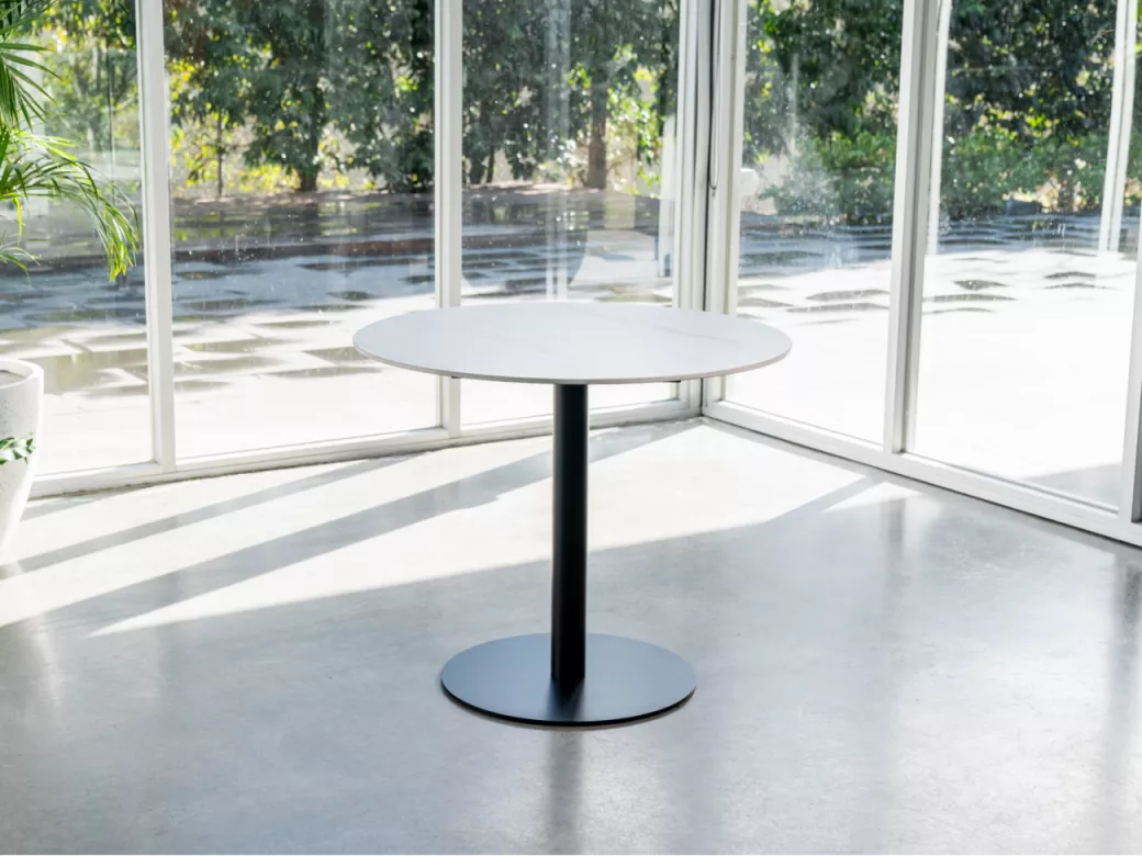 斯特拉托餐桌 白色塞维利亚款