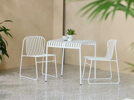 瑞士白色小餐桌