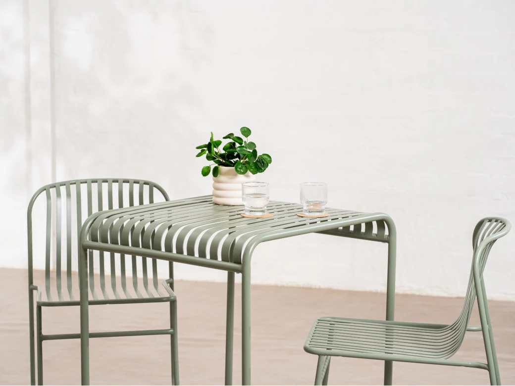 瑞士百里香绿小餐桌