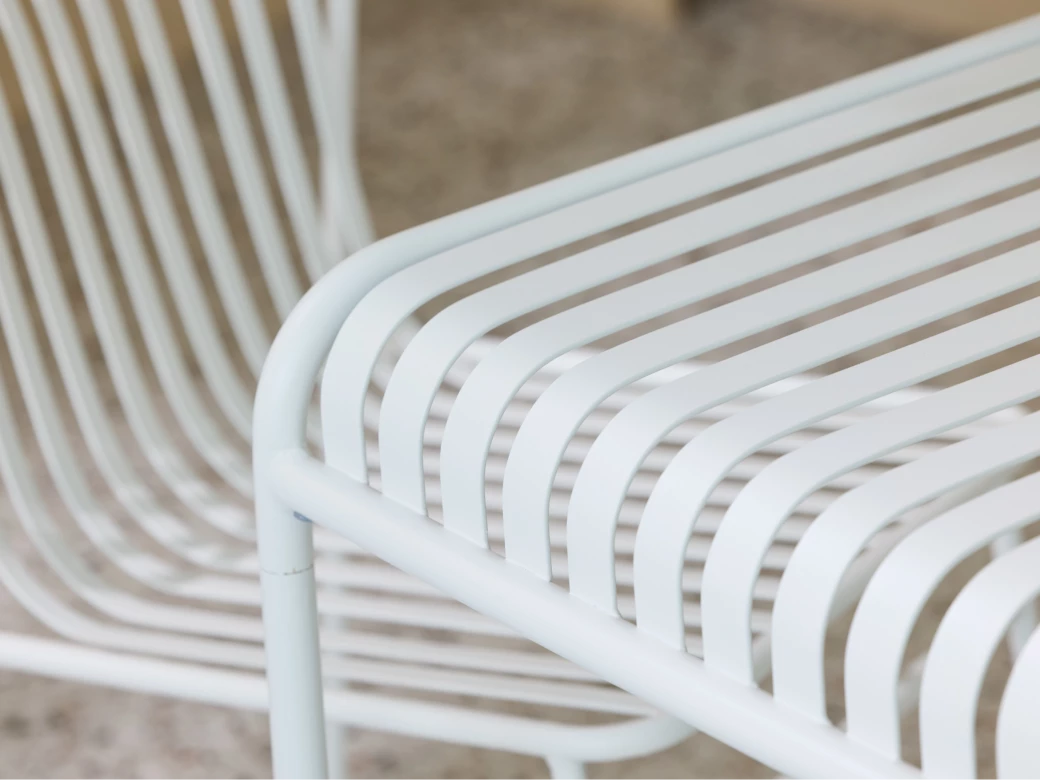 瑞士白色小餐桌