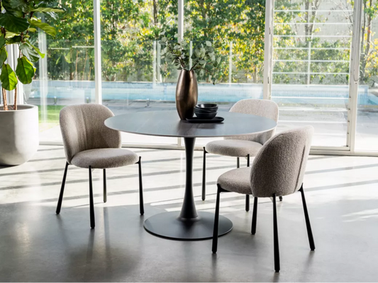 斯堪的纳维亚风格大型餐桌 – 黑色沙滩款